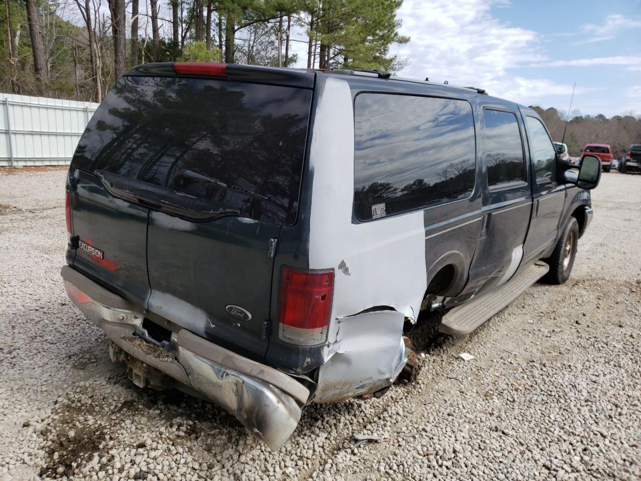 Photo 4 from auction – 2000 FORD EXCURSION with VIN 1FMSU43FXYEC19062