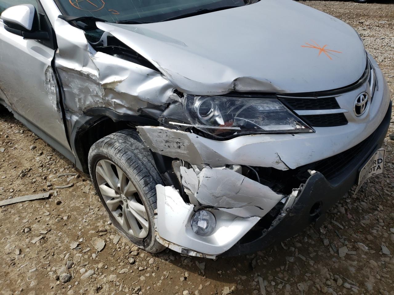 Photo 9 from auction – 2015 TOYOTA RAV4 LIMIT with VIN 2T3YFREVXFW232183