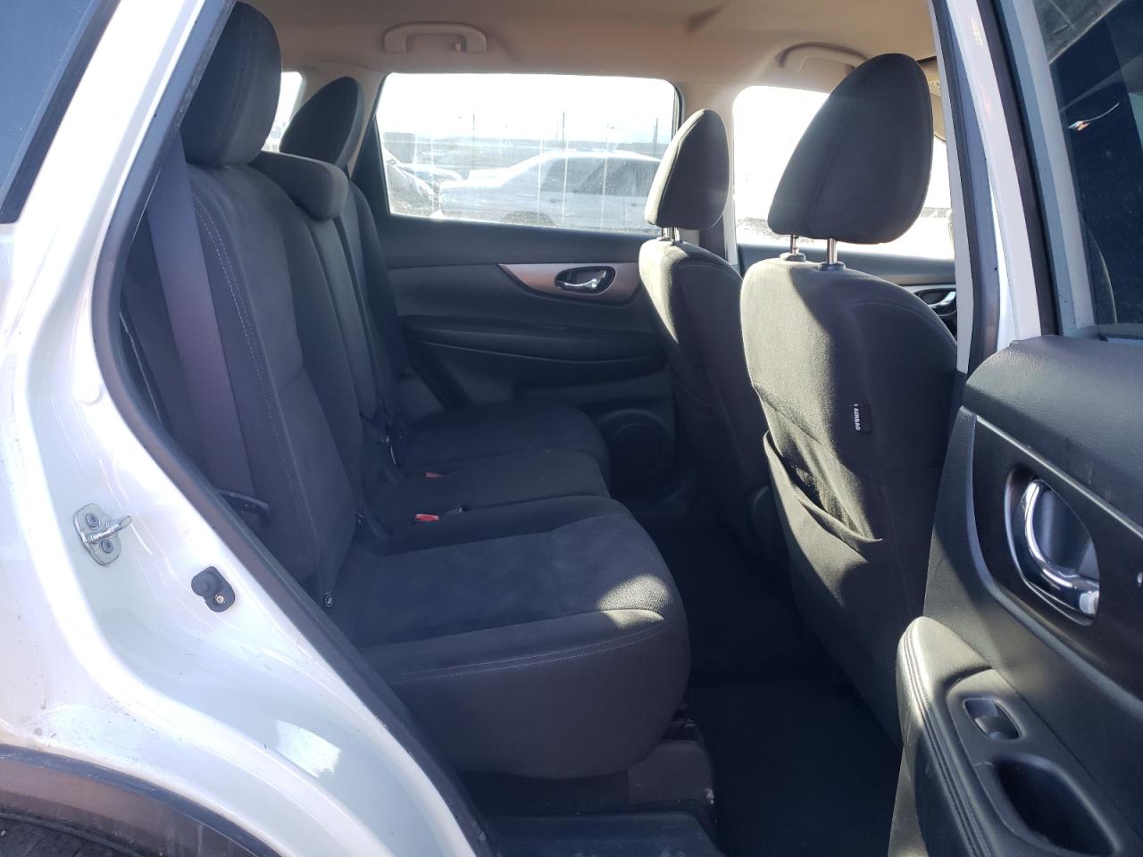 Photo 6 from auction – 2015 NISSAN ROGUE S with VIN KNMAT2MV0FP566589