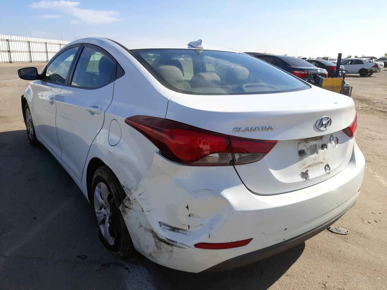 Photo 3 from auction – 2016 HYUNDAI ELANTRA SE with VIN 5NPDH4AE2GH698586