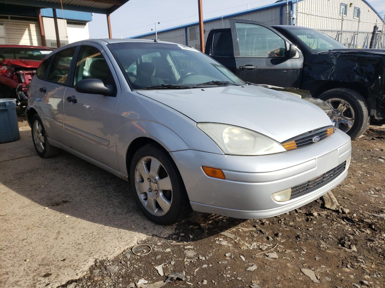 Photo 1 from auction – 2002 FORD FOCUS ZX5 with VIN 3FAHP37302R228945