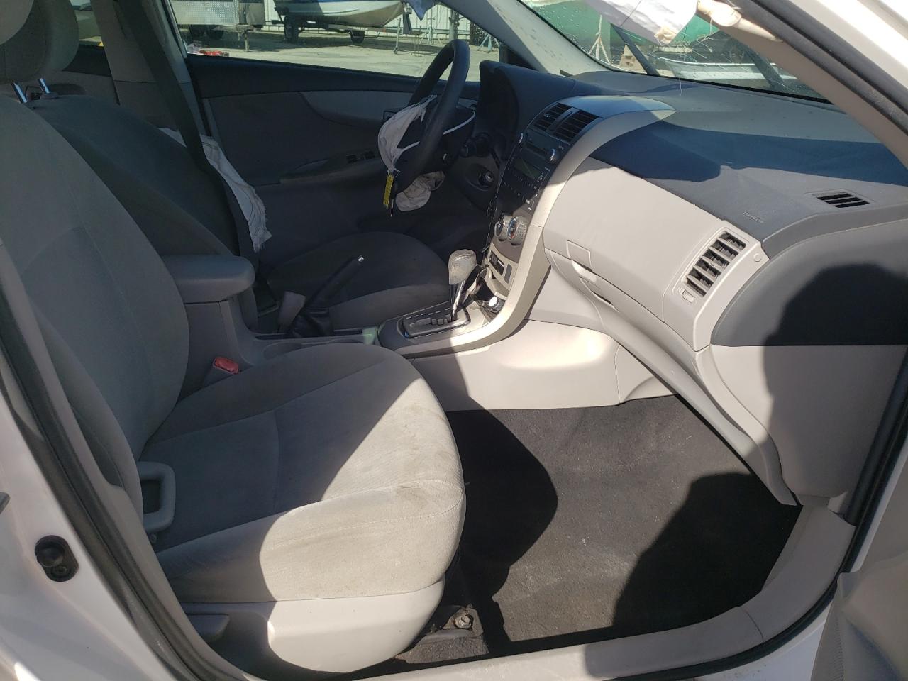Photo 5 from auction – 2011 TOYOTA COROLLA with VIN 2T1BU4EE0BC683030