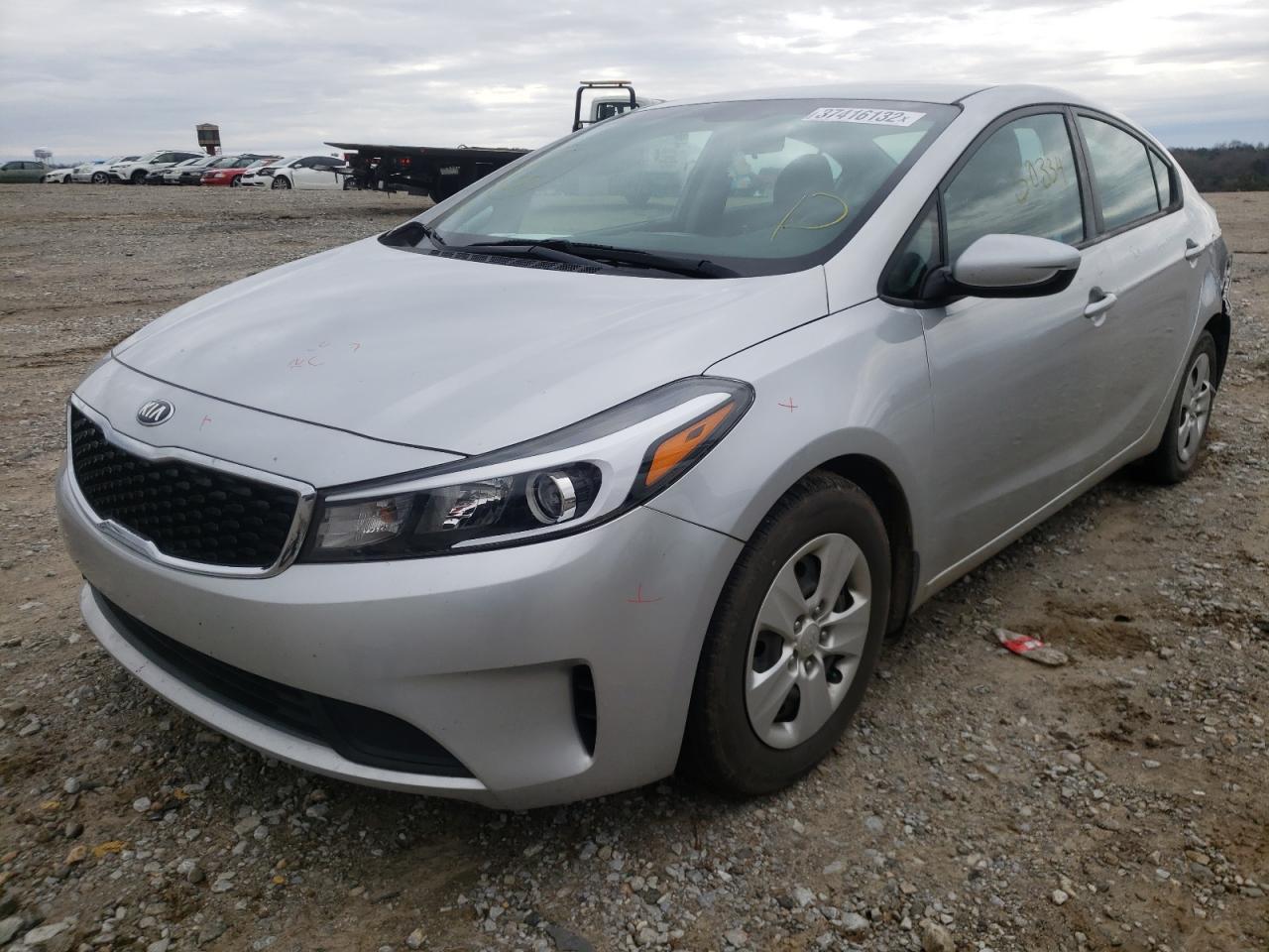Photo 2 from auction – 2018 KIA FORTE LX with VIN 3KPFK4A73JE267682
