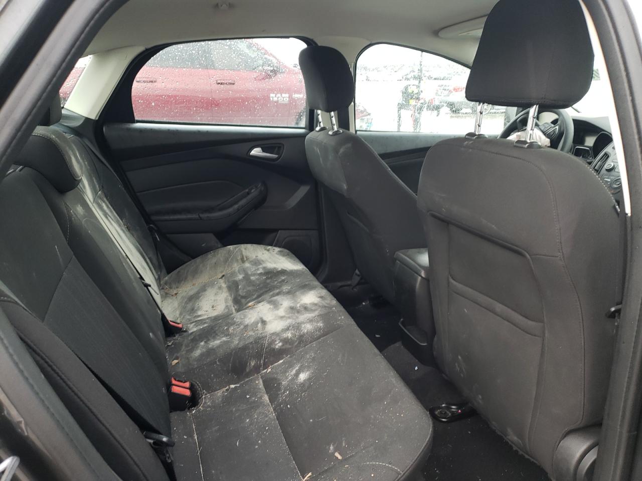Photo 6 from auction – 2016 FORD FOCUS SE with VIN 1FADP3F26GL343952