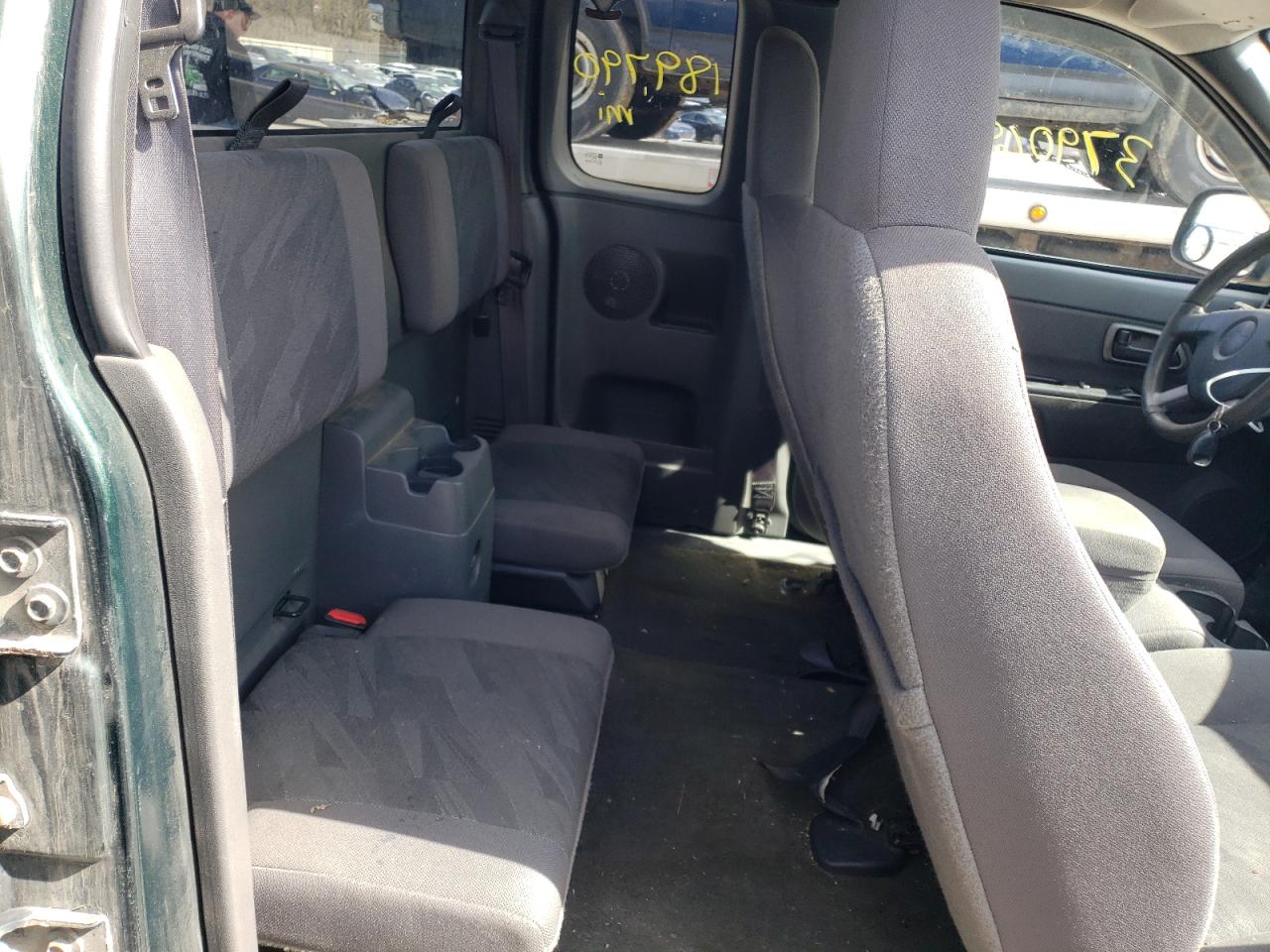 Photo 6 from auction – 2004 CHEVROLET COLORADO with VIN 1GCDT196648179707