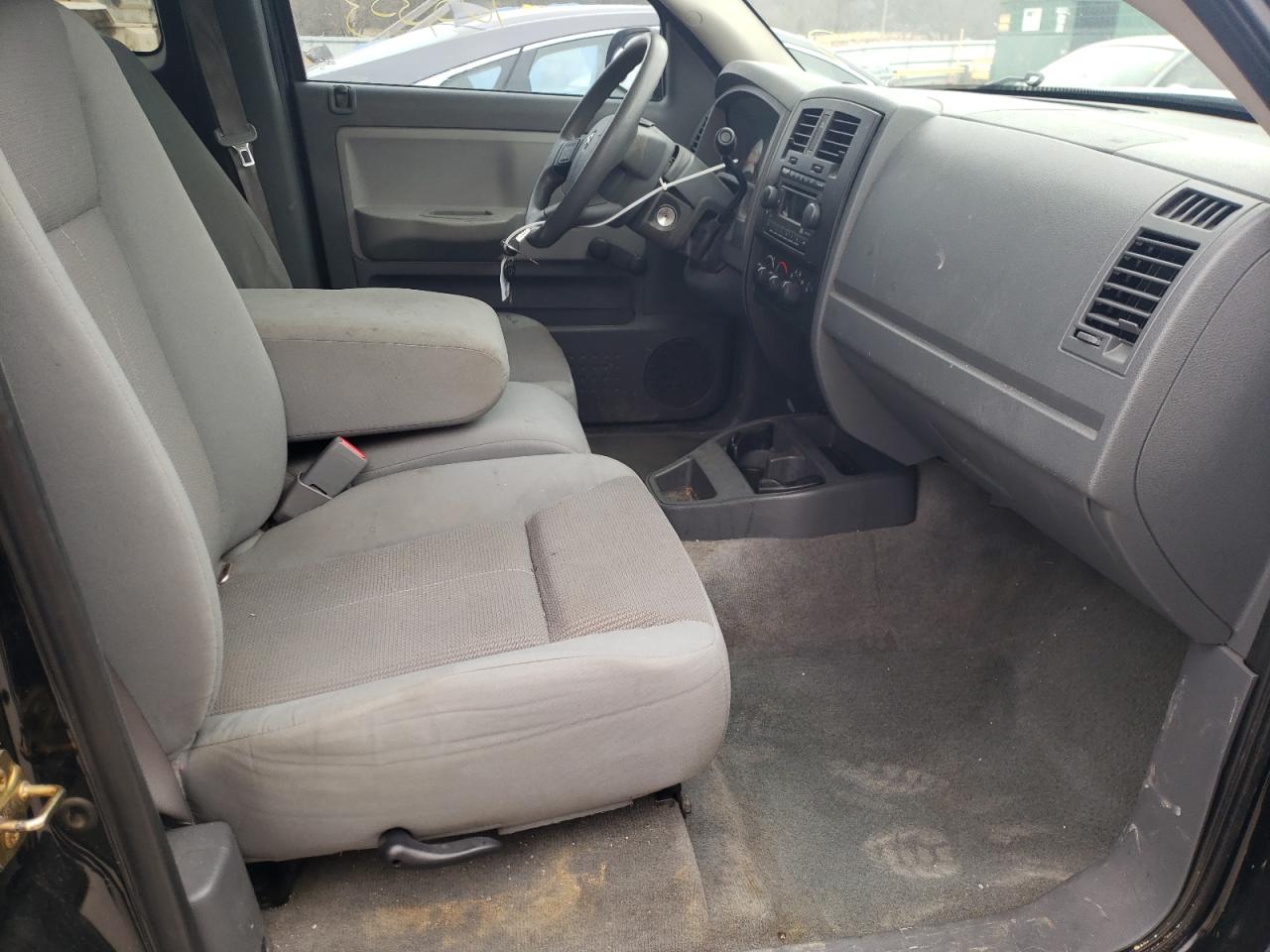 Photo 5 from auction – 2005 DODGE DAKOTA ST with VIN 1D7HE22K95S260252