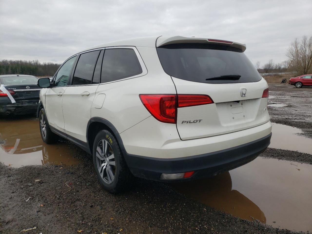 Photo 3 from auction – 2017 HONDA PILOT with VIN 5FNYF6H58HB040764