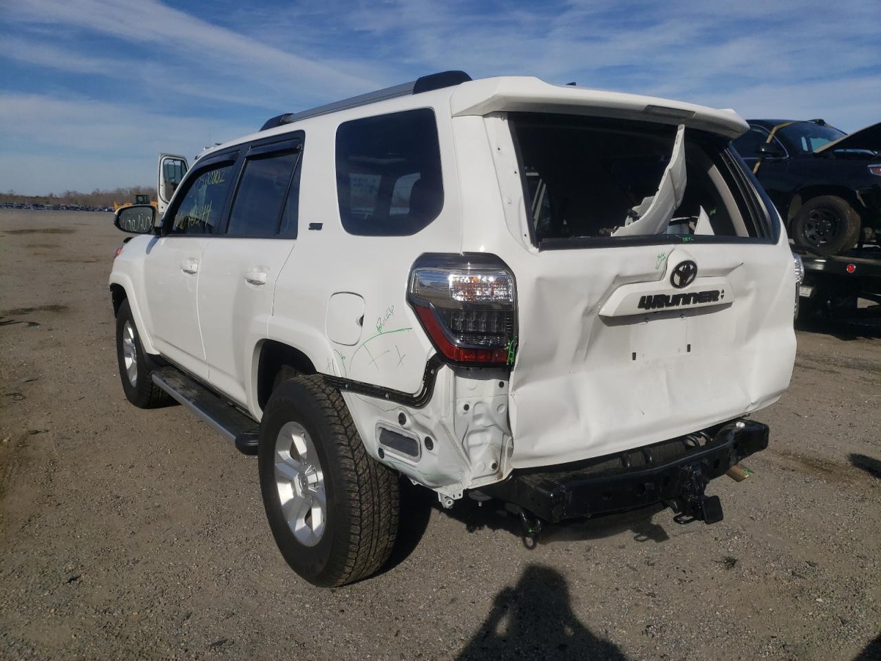 Photo 3 from auction – 2021 TOYOTA 4RUNNER SR with VIN JTENU5JR2M5953477