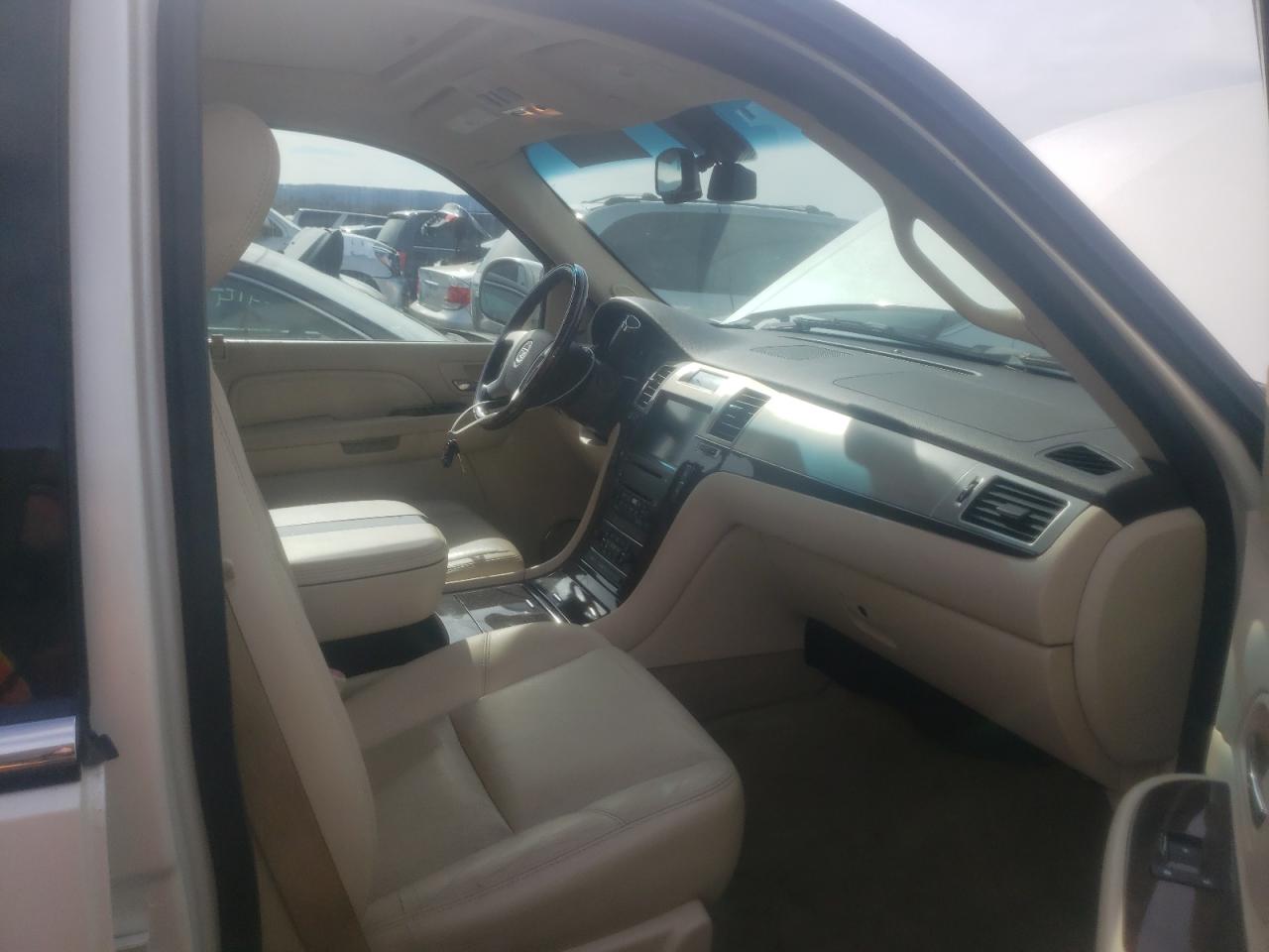 Photo 5 from auction – 2007 CADILLAC ESCALADE E with VIN 1GYFK66877R308593