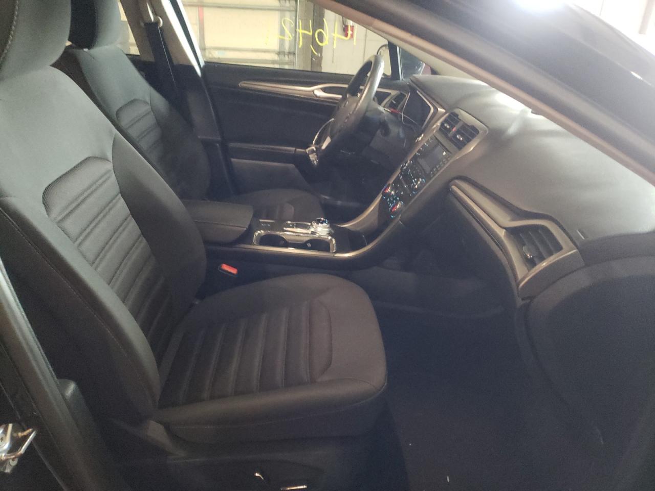 Photo 5 from auction – 2017 FORD FUSION SE with VIN 3FA6P0LU4HR285307