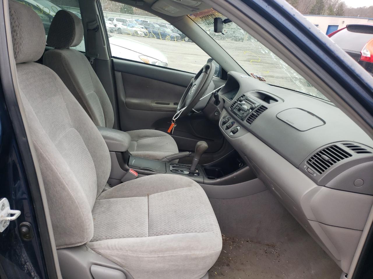 Photo 5 from auction – 2002 TOYOTA CAMRY LE with VIN 4T1BE32K92U623098