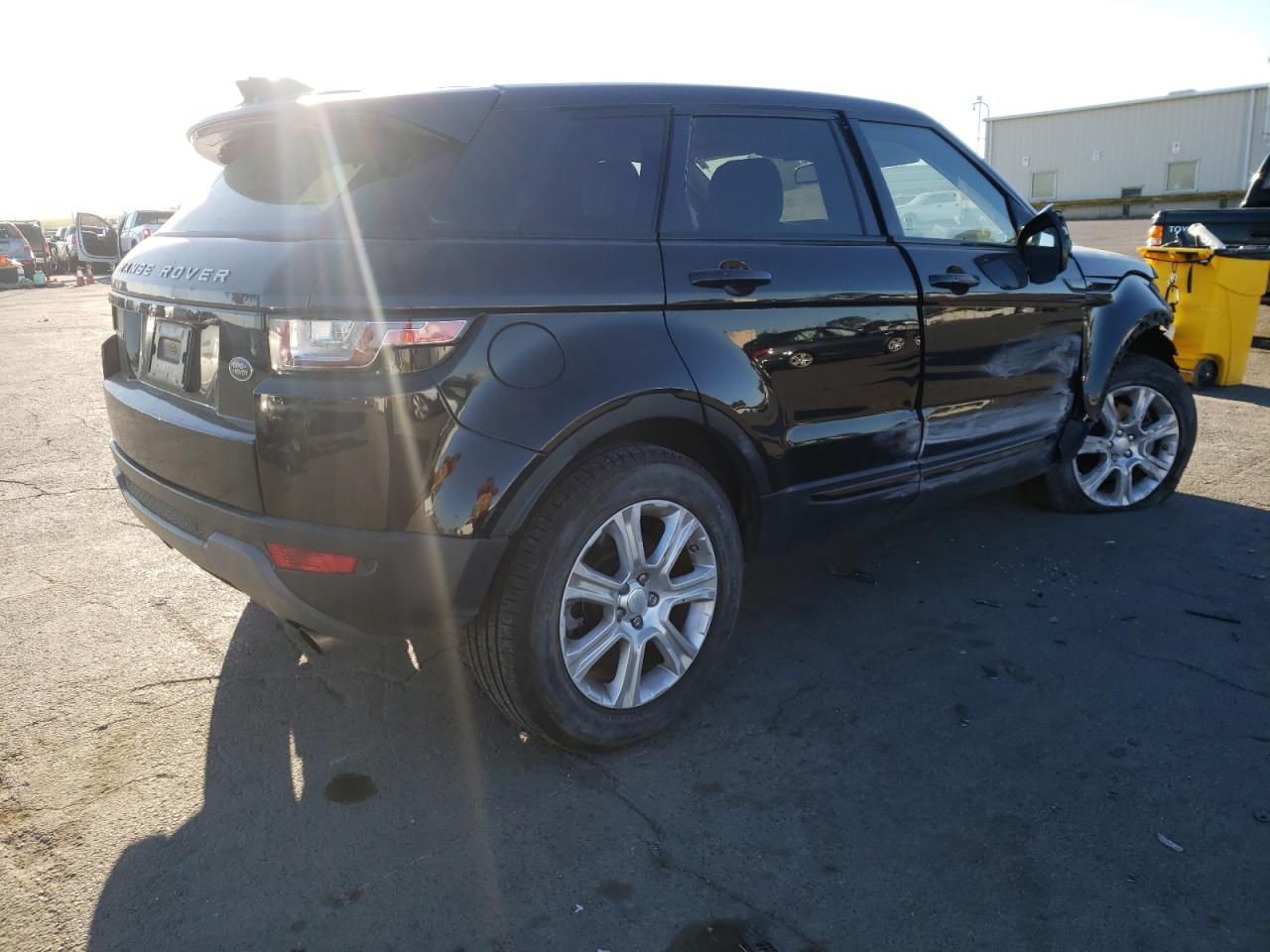 Photo 4 from auction – 2017 LAND ROVER RANGE ROVE with VIN SALVP2BG7HH245990
