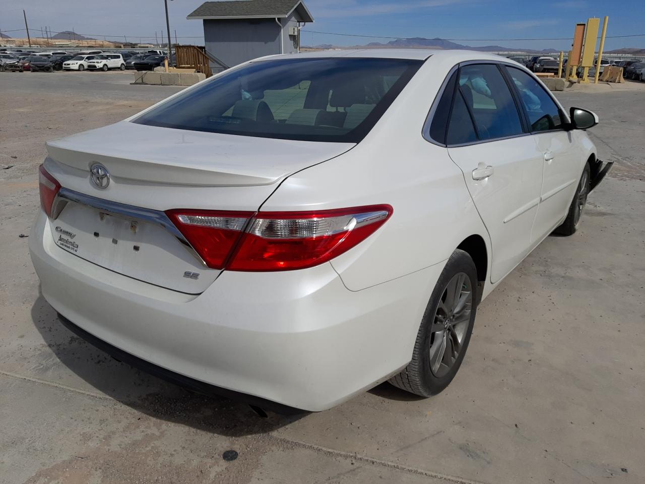 Photo 4 from auction – 2017 TOYOTA CAMRY LE with VIN 4T1BF1FK4HU302803