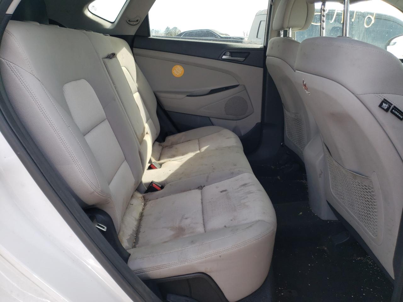 Photo 6 from auction – 2017 HYUNDAI TUCSON with VIN KM8J33A44HU383441