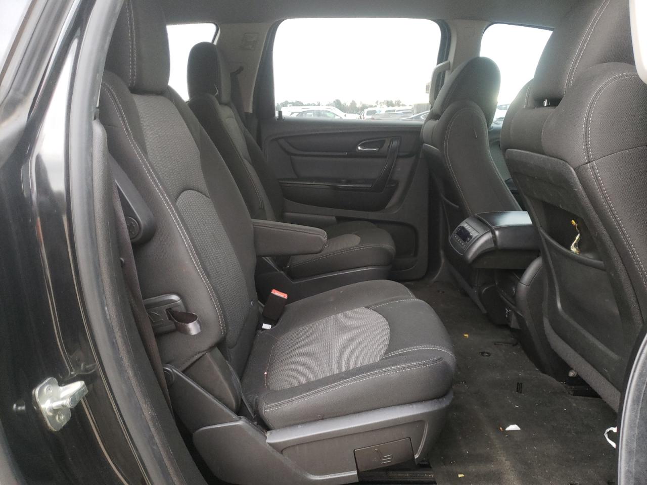 Photo 6 from auction – 2015 CHEVROLET TRAVERSE L with VIN 1GNKRHKD0FJ162184