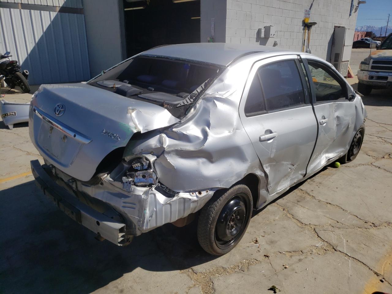 Photo 4 from auction – 2007 TOYOTA YARIS with VIN JTDBT923971125465