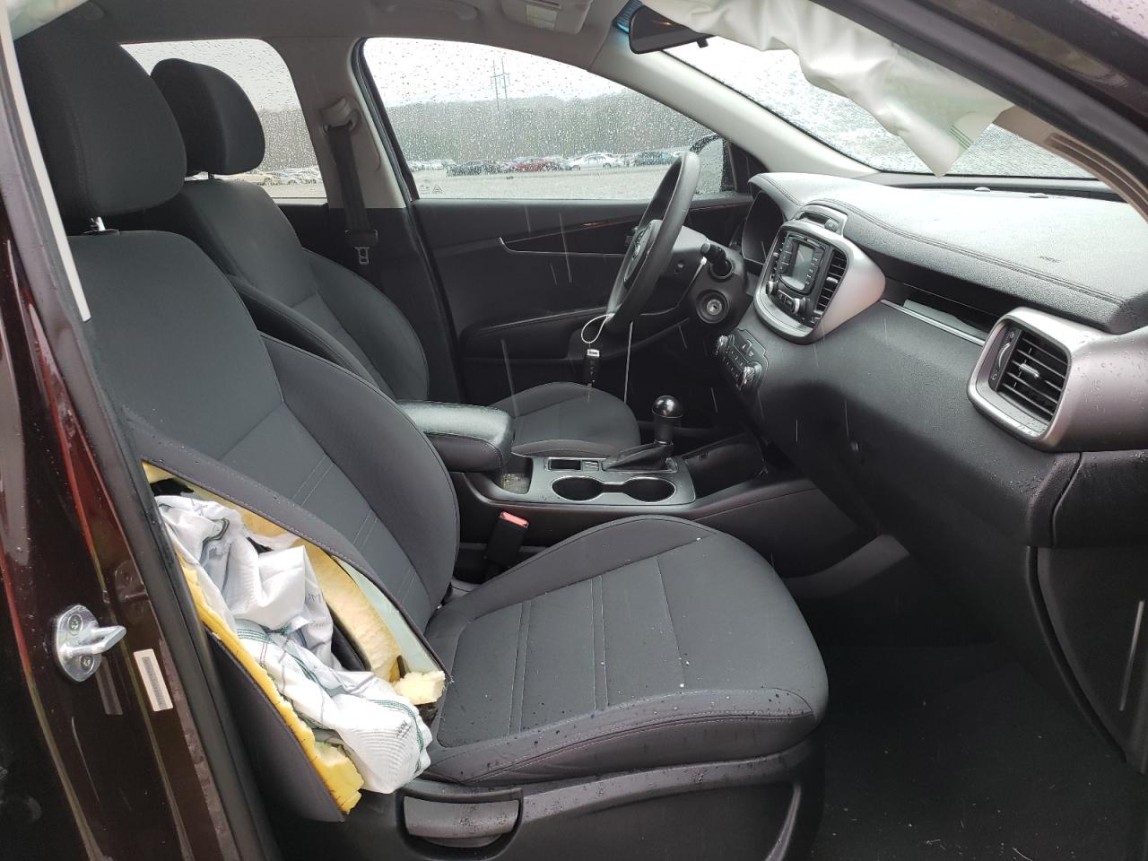 Photo 5 from auction – 2016 KIA SORENTO LX with VIN 5XYPG4A34GG008536