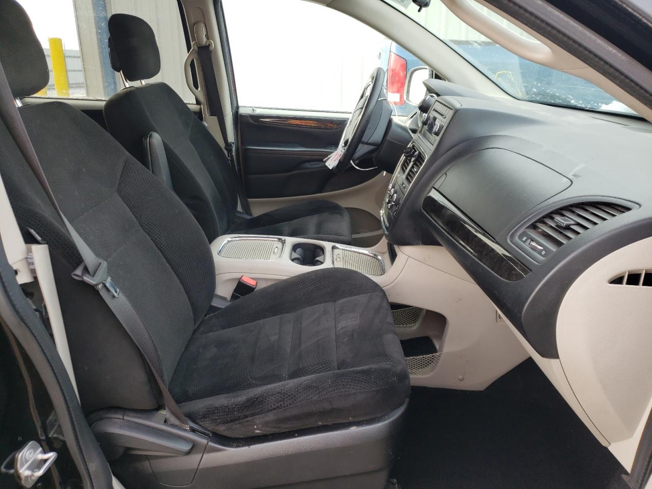 Photo 5 from auction – 2016 DODGE GRAND CARA with VIN 2C4RDGCG1GR209907