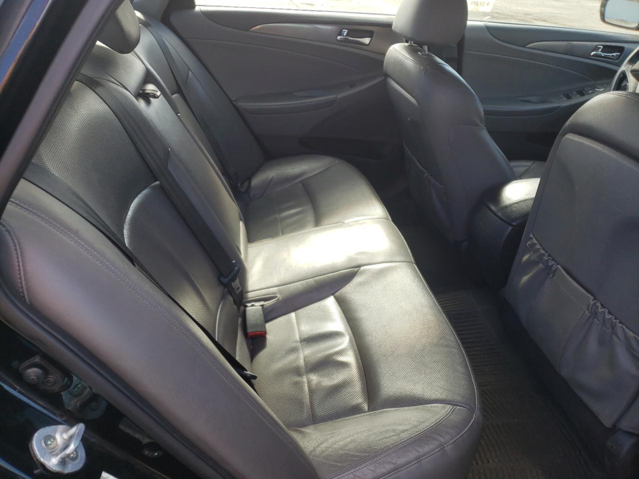 Photo 6 from auction – 2015 HYUNDAI SONATA HYB with VIN KMHEC4A43FA128219