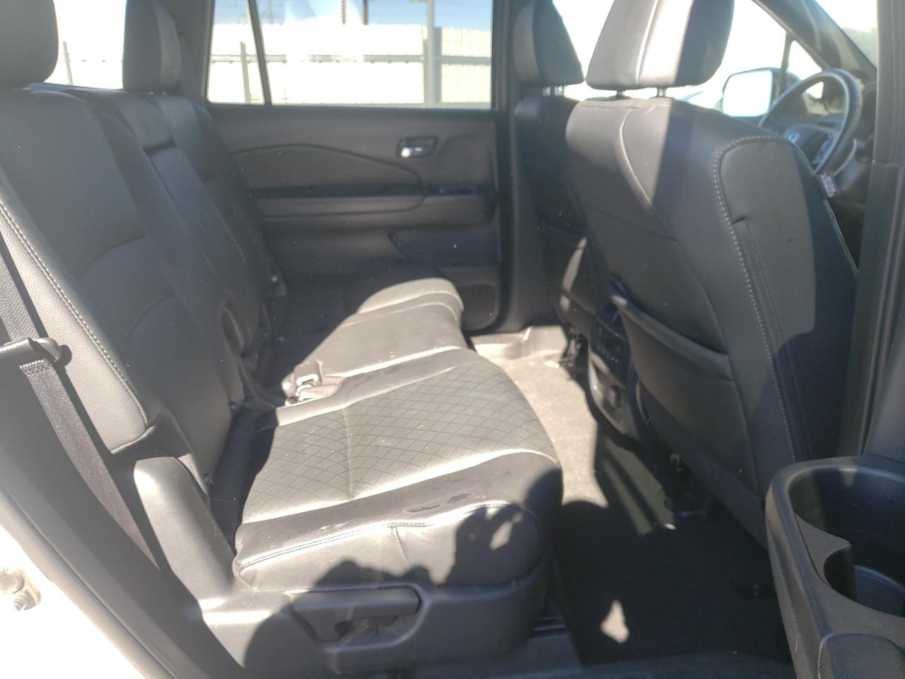 Photo 6 from auction – 2020 HONDA PASSPORT E with VIN 5FNYF8H08LB002881