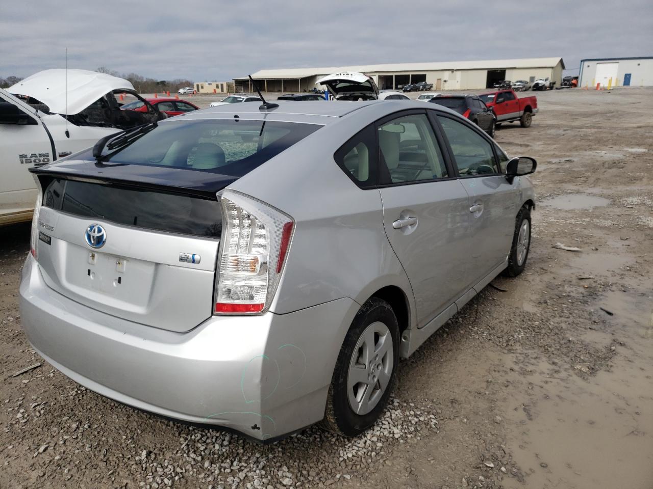 Photo 4 from auction – 2011 TOYOTA PRIUS with VIN JTDKN3DU2B0323302