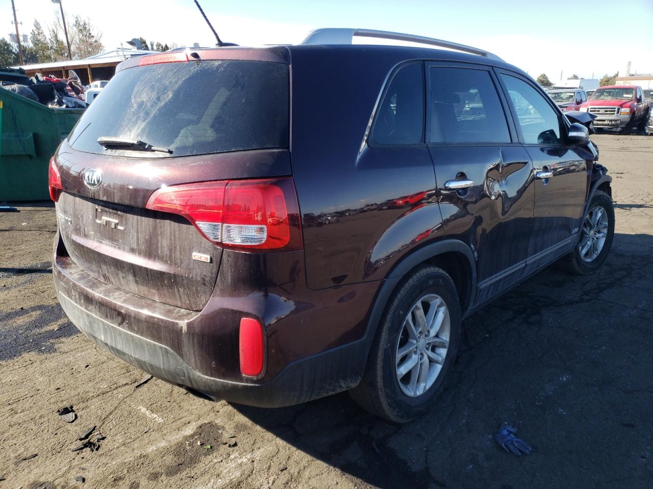 Photo 4 from auction – 2014 KIA SORENTO LX with VIN 5XYKTCA68EG483940