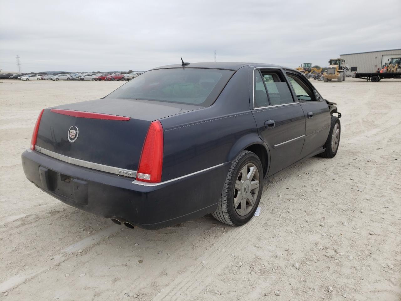 Photo 4 from auction – 2006 CADILLAC DTS with VIN 1G6KD57Y26U154185