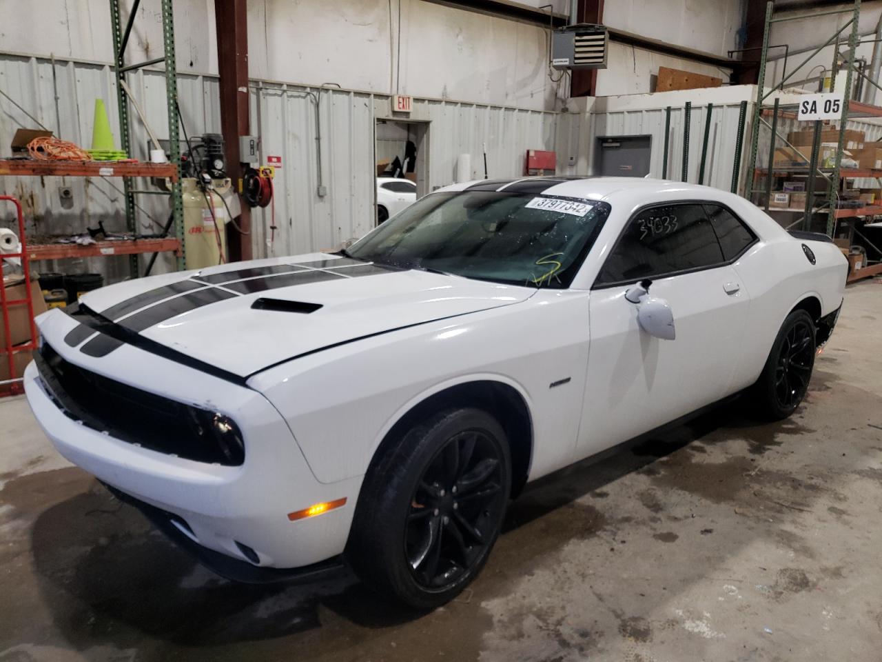 Photo 2 from auction – 2016 DODGE CHALLENGER with VIN 2C3CDZBT1GH250595