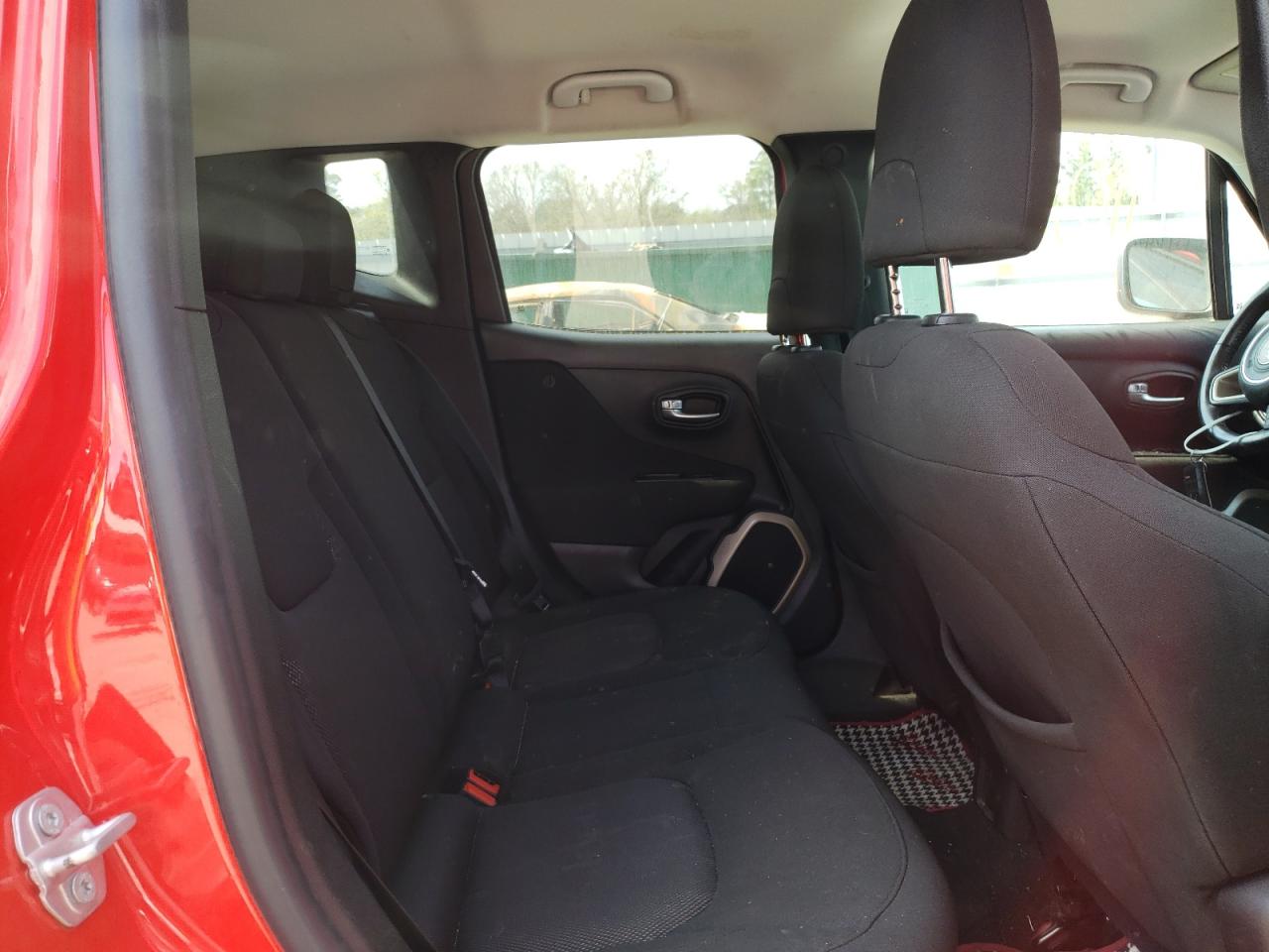 Photo 6 from auction – 2017 JEEP RENEGADE L with VIN ZACCJABBXHPF37866
