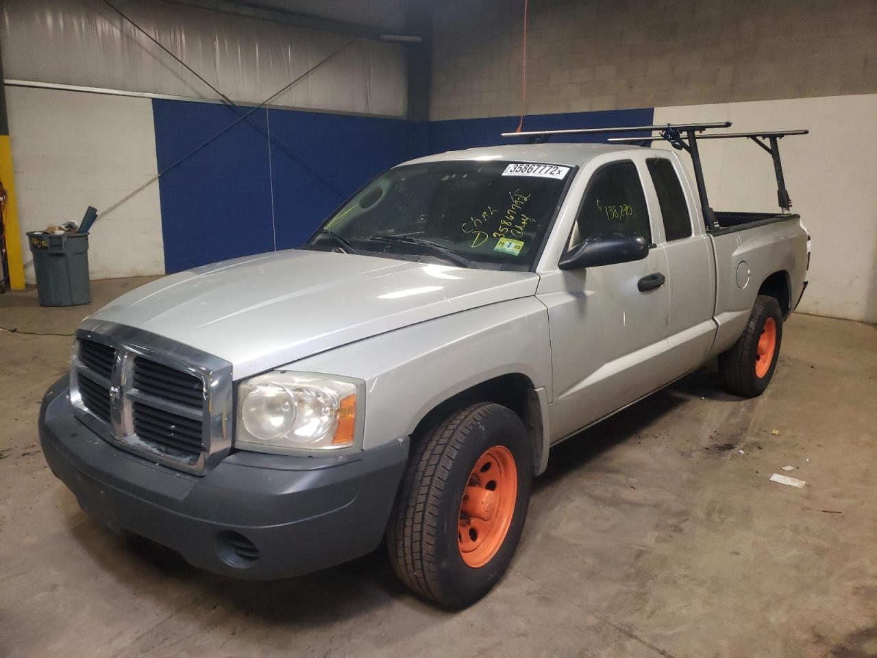 Photo 2 from auction – 2005 DODGE DAKOTA ST with VIN 1D7HW22K35S178143