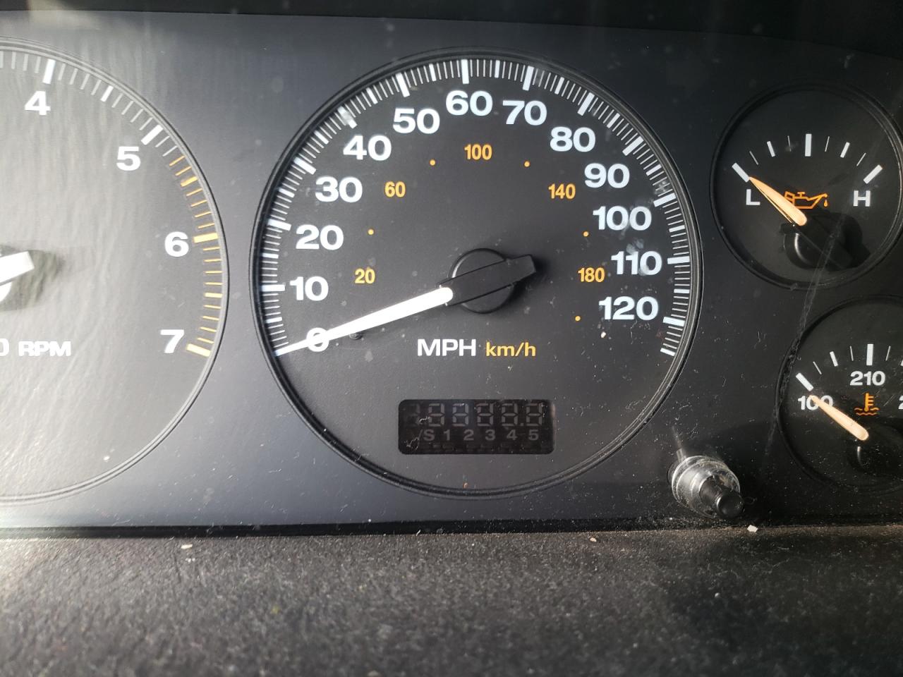 Photo 8 from auction – 2004 JEEP GRAND CHER with VIN 1J4GW48S44C143607