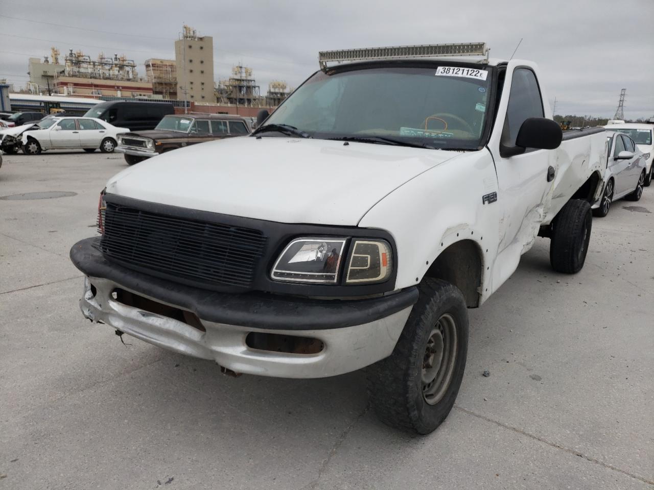 Photo 2 from auction – 1998 FORD F150 with VIN 1FTZF1829WNB83590
