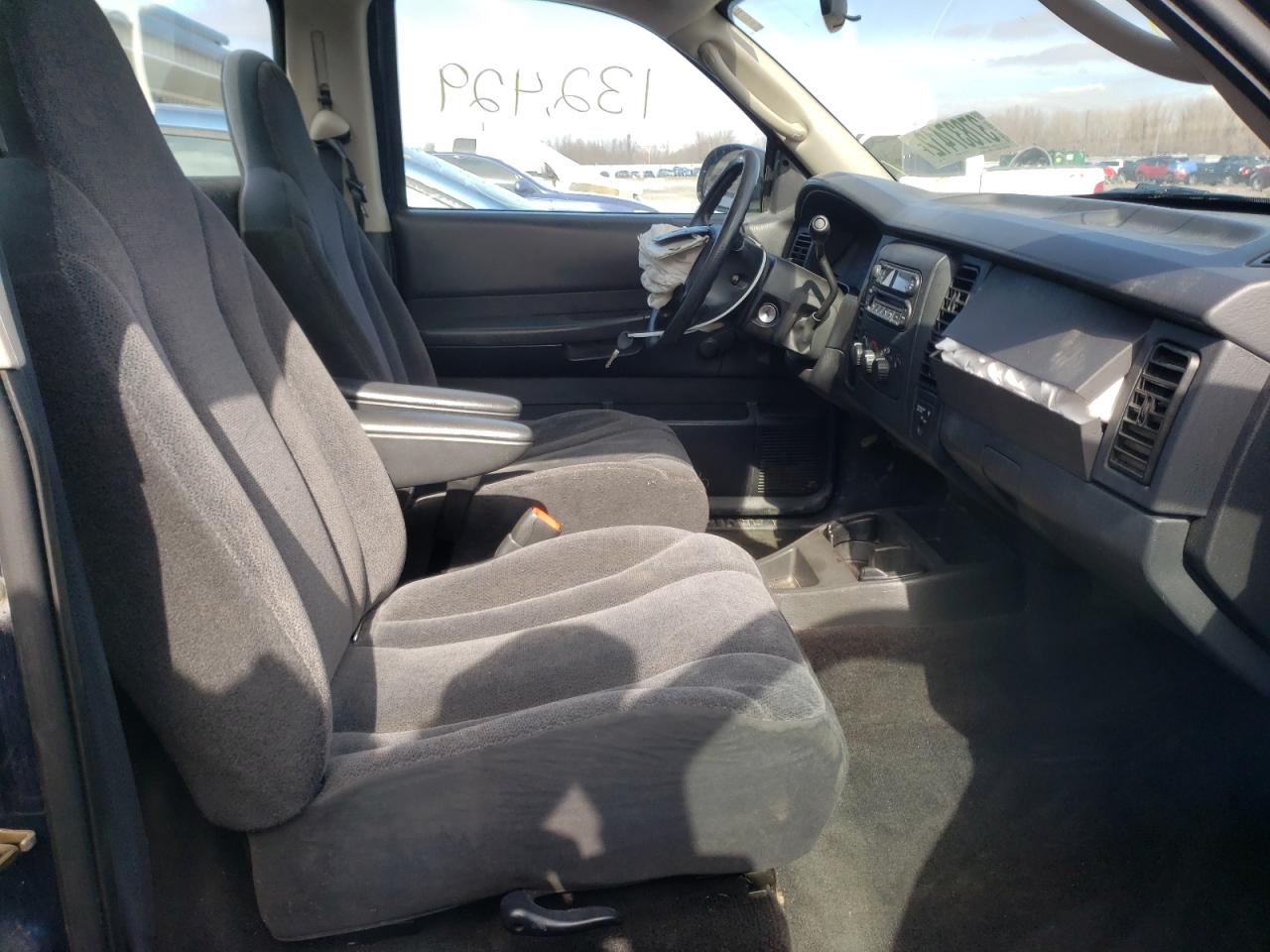 Photo 5 from auction – 2004 DODGE DAKOTA SXT with VIN 1D7FL16K84S533424