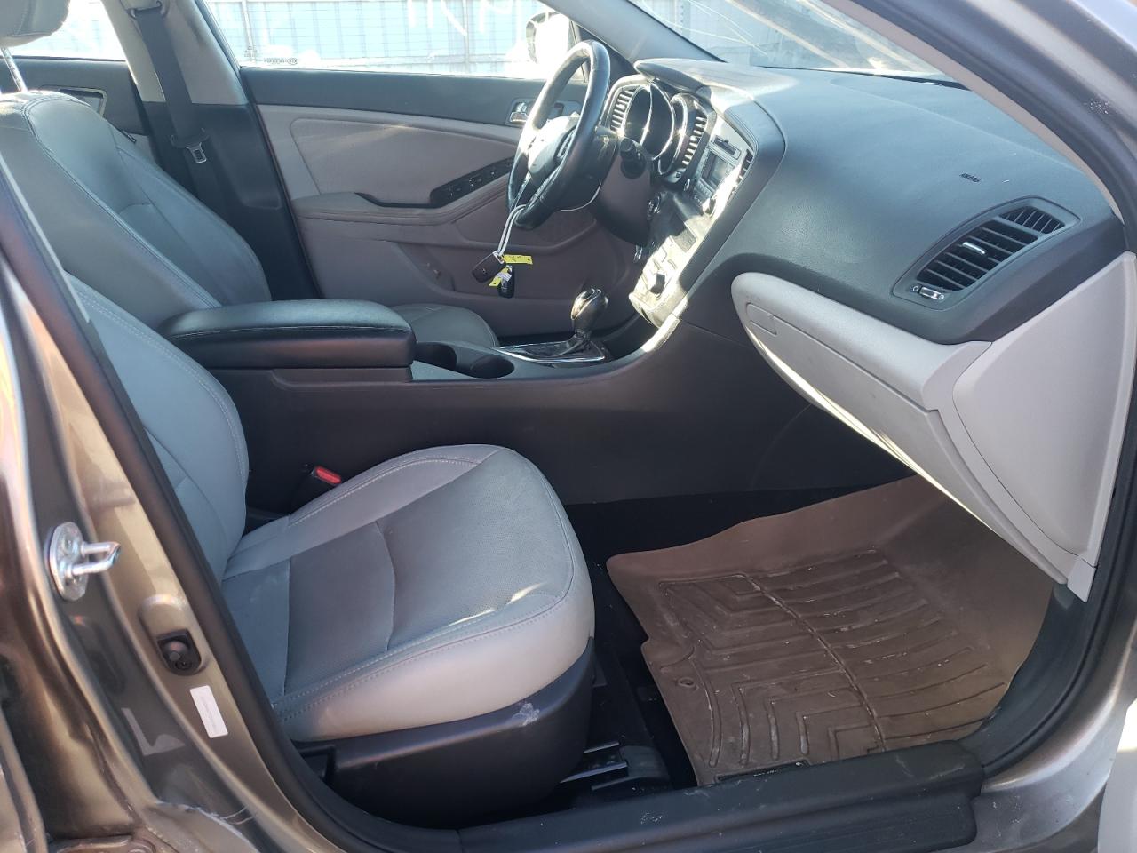 Photo 5 from auction – 2013 KIA OPTIMA EX with VIN 5XXGN4A77DG198132