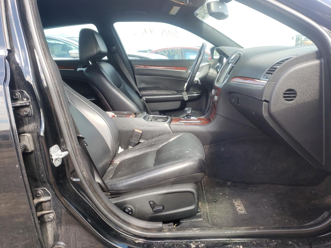 Photo 5 from auction – 2012 CHRYSLER 300 LIMITE with VIN 2C3CCACG5CH249143