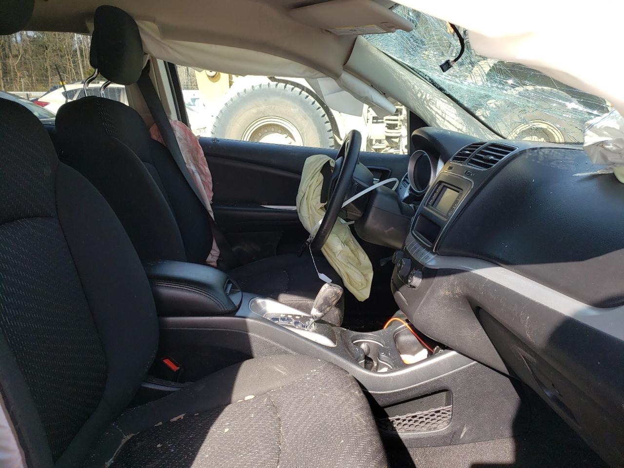 Photo 5 from auction – 2018 DODGE JOURNEY SE with VIN 3C4PDCAB2JT520158
