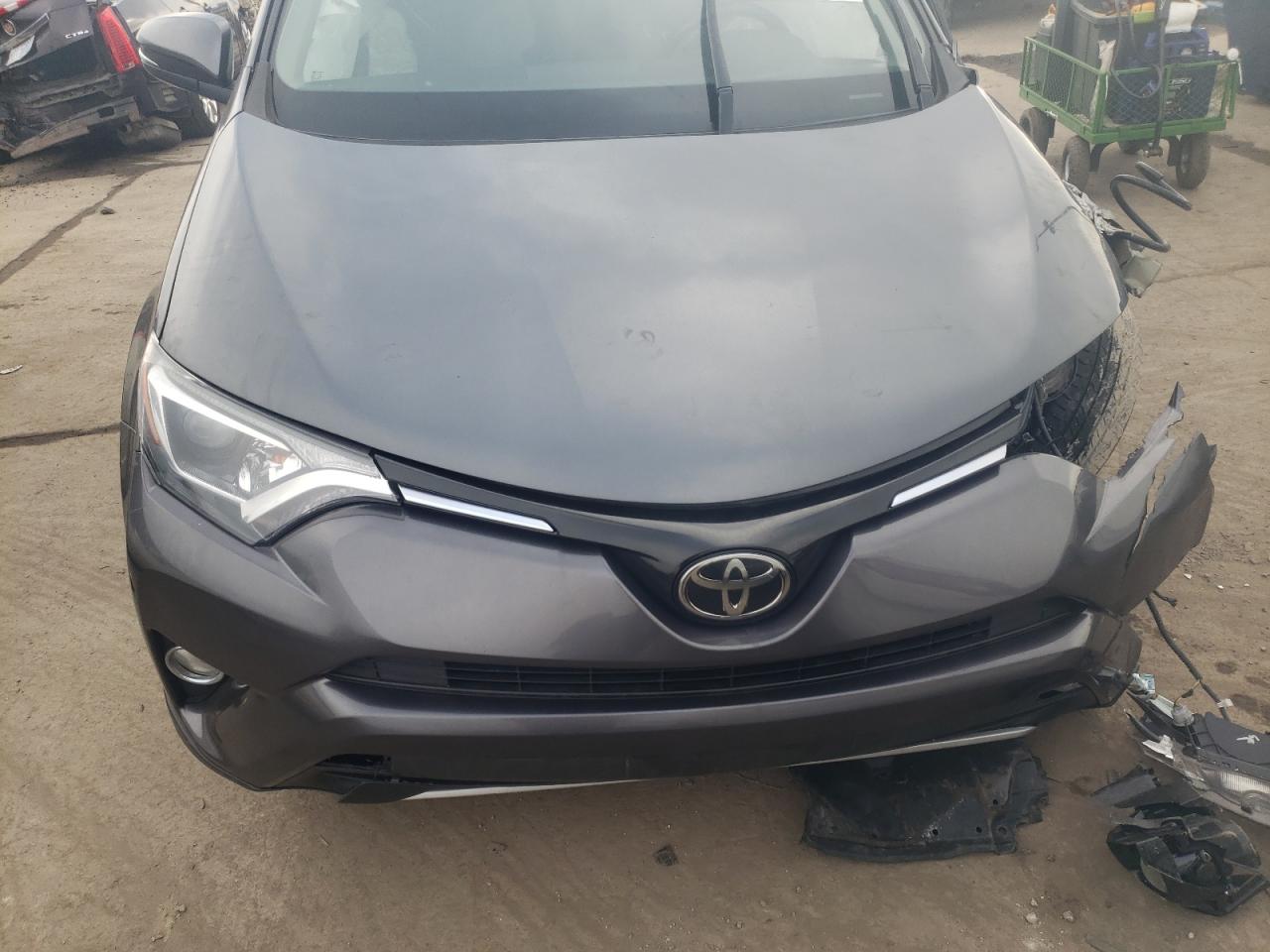 Photo 7 from auction – 2018 TOYOTA RAV4 ADVEN with VIN 2T3RFREV8JW766781