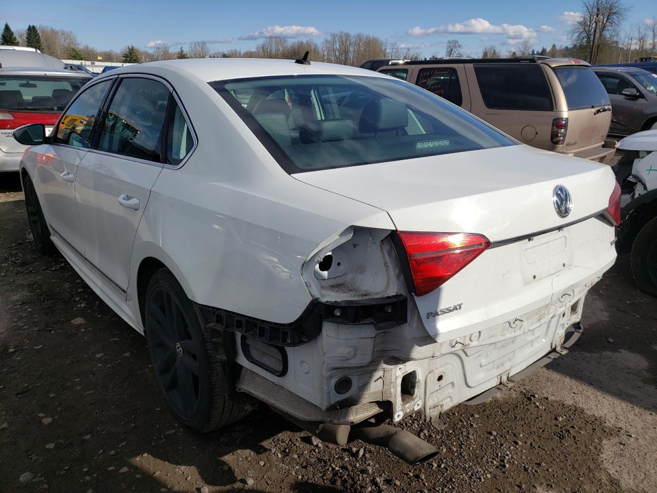 Photo 3 from auction – 2016 VOLKSWAGEN PASSAT S with VIN 1VWAT7A35GC041064
