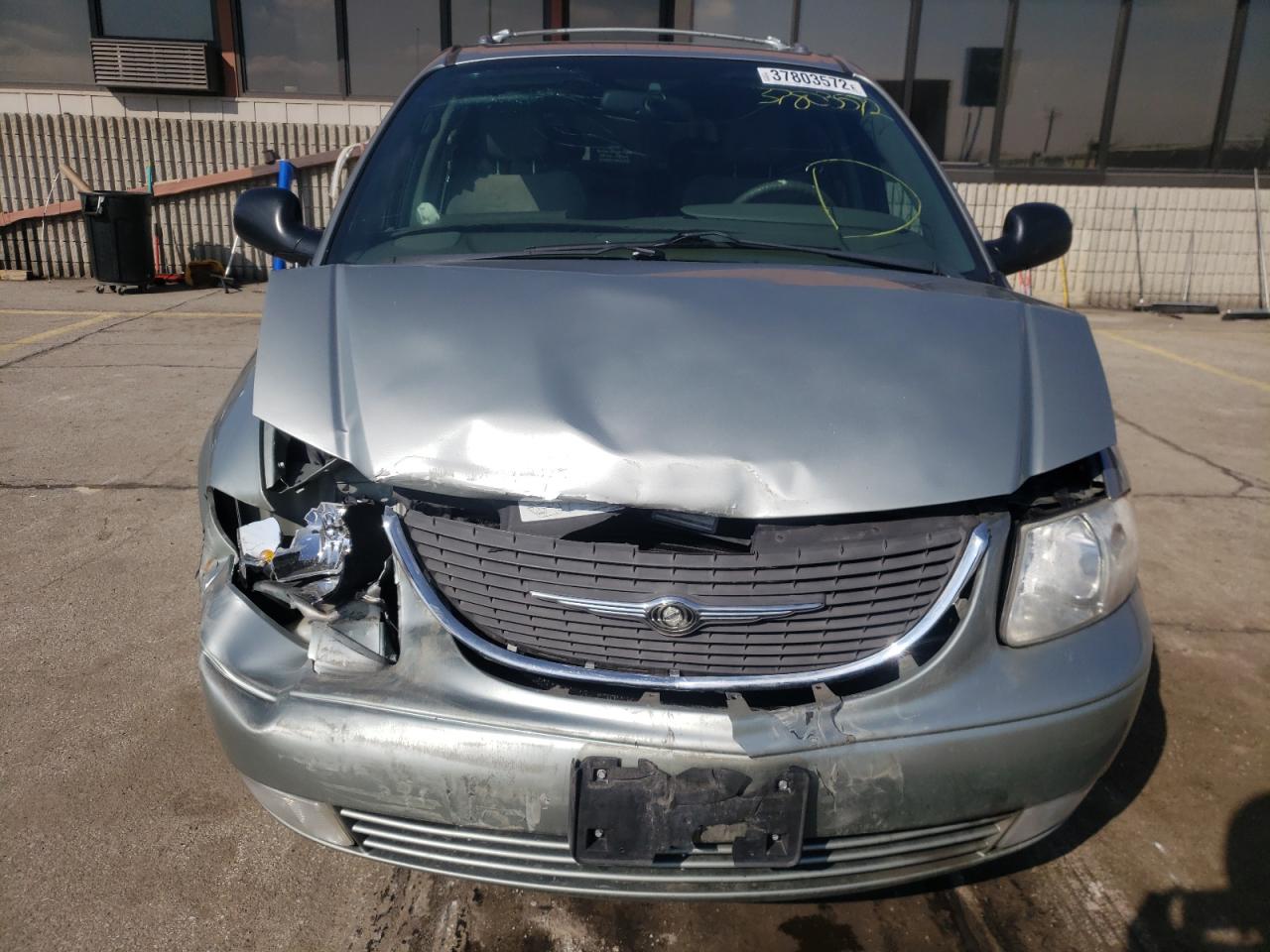 Photo 9 from auction – 2003 CHRYSLER TOWN & COU with VIN 2C8GP64L13R104961