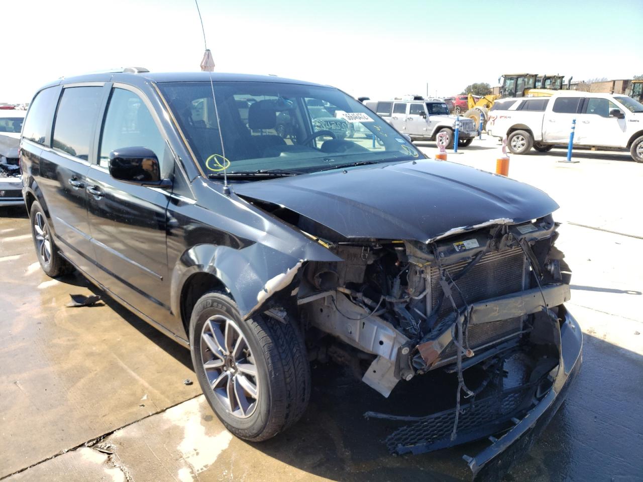 DODGE GRAND CARA 2017 with VIN 2C4RDGCG4HR661559 - Photo from auction