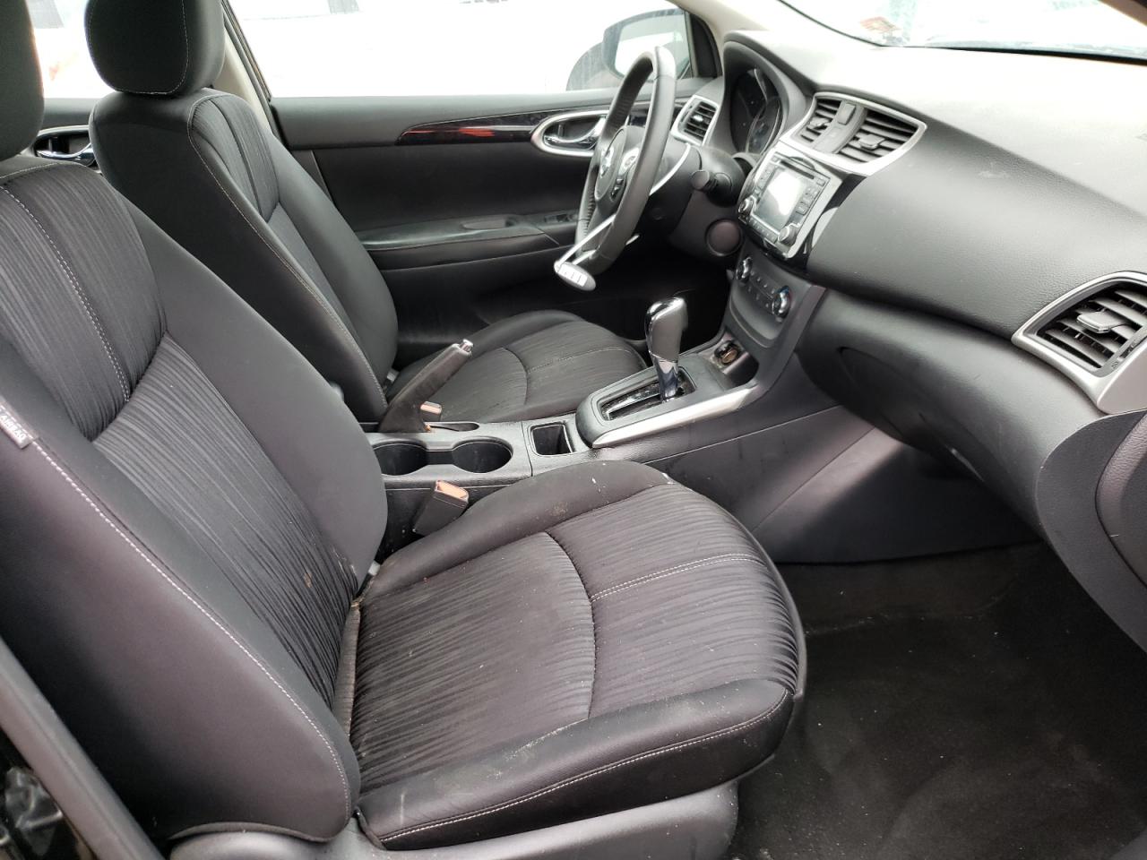 Photo 5 from auction – 2017 NISSAN SENTRA S with VIN 3N1AB7AP3HL650784