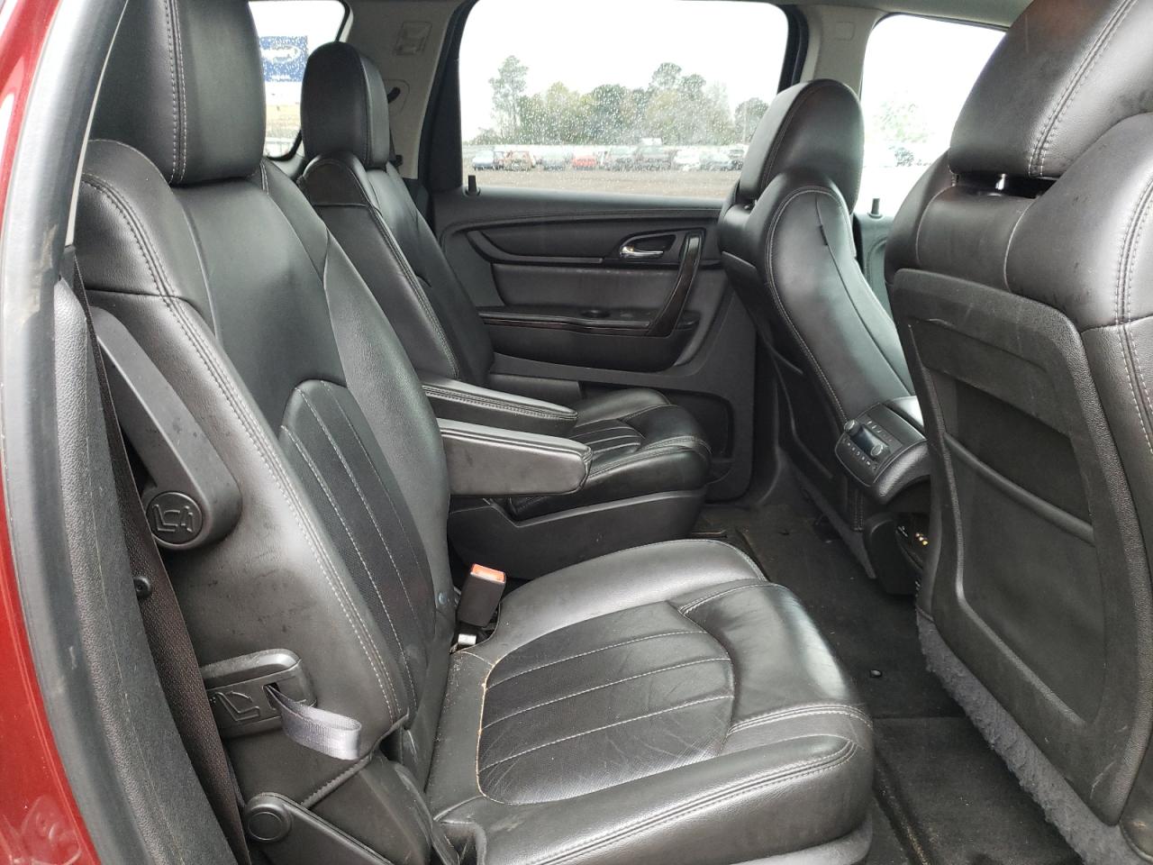 Photo 6 from auction – 2015 CHEVROLET TRAVERSE L with VIN 1GNKRJKD5FJ358659