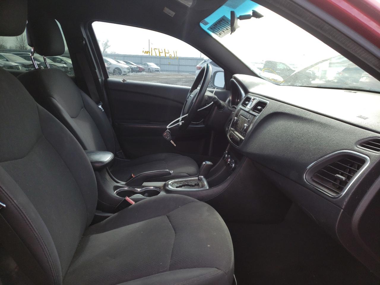 Photo 5 from auction – 2014 CHRYSLER 200 LX with VIN 1C3CCBABXEN231275