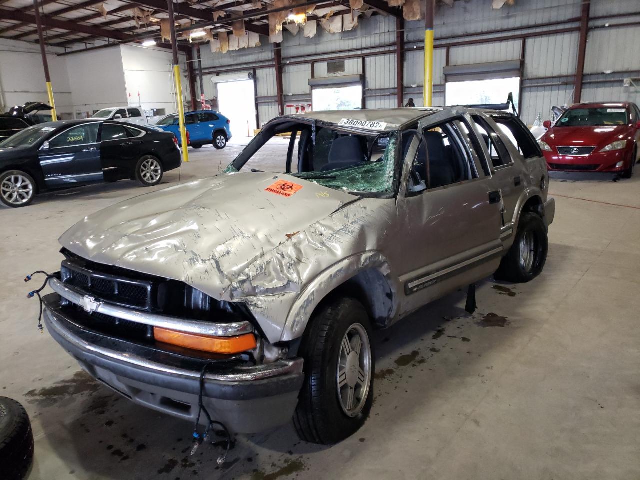 Photo 2 from auction – 2000 CHEVROLET BLAZER with VIN 1GNCS13W7YK295473