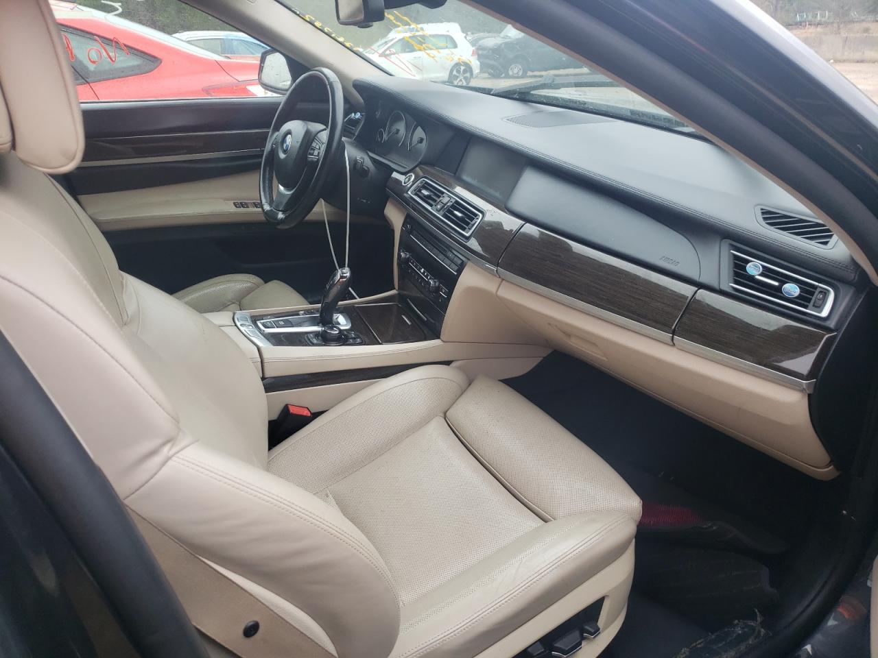 Photo 5 from auction – 2012 BMW 750 LI with VIN WBAKB8C52CC964849