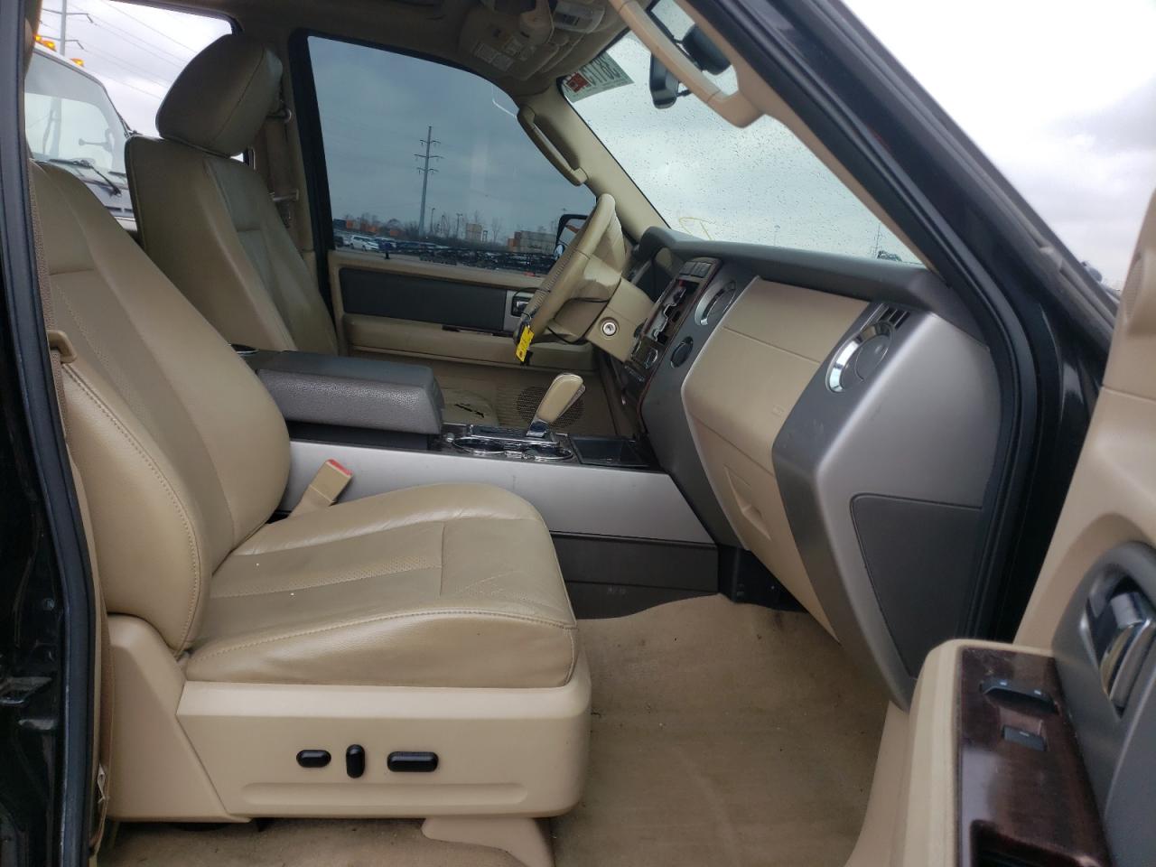 Foto 5 de la subasta – 2011 FORD EXPEDITION con VIN 1FMJU1J50BEF34500