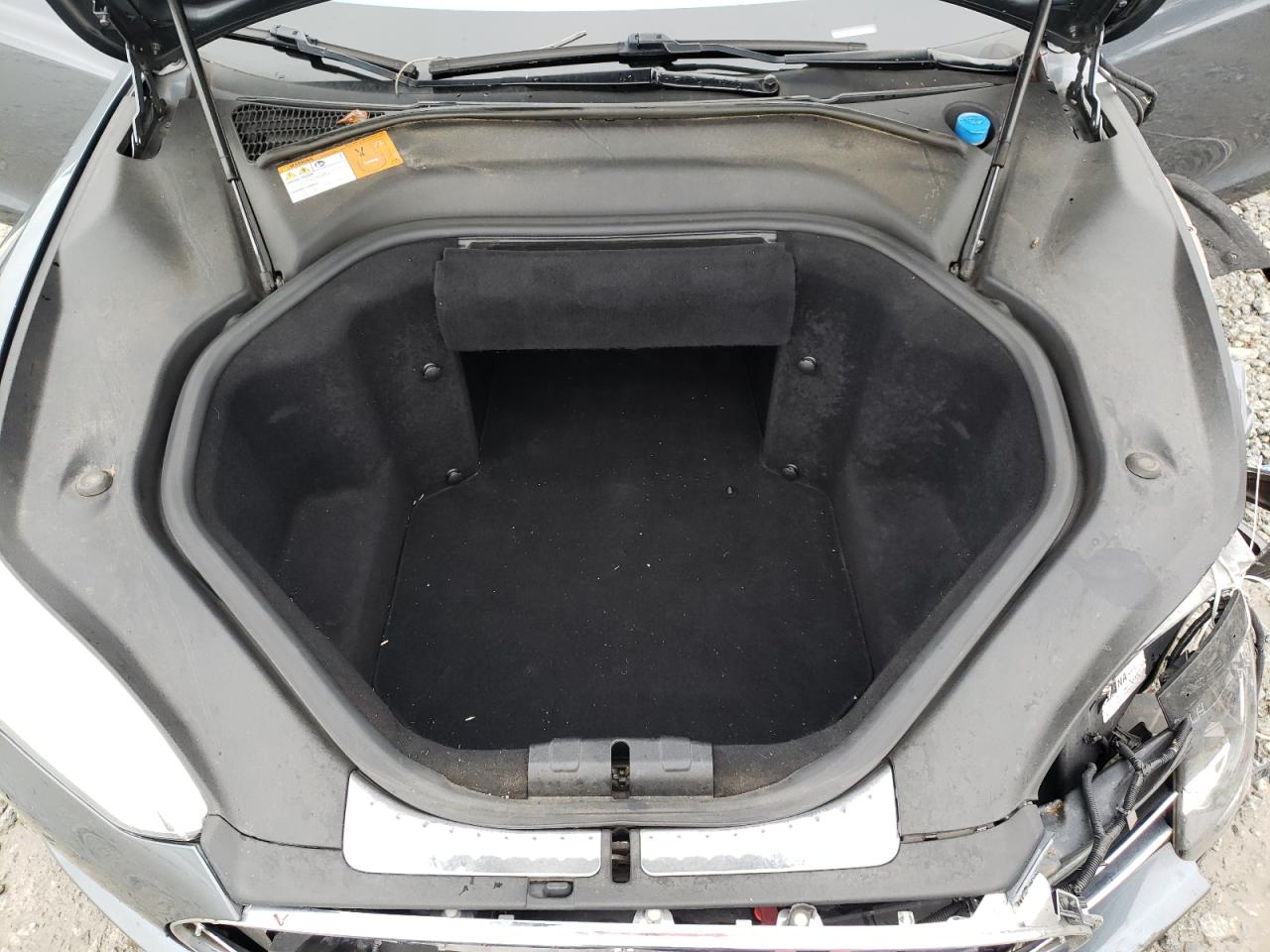 Photo 7 from auction – 2014 TESLA MODEL S with VIN 5YJSA1H14EFP29376