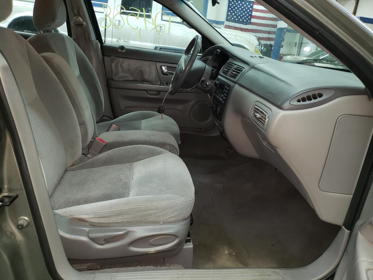 Photo 5 from auction – 2003 FORD TAURUS SE with VIN 1FAFP53U53G129791