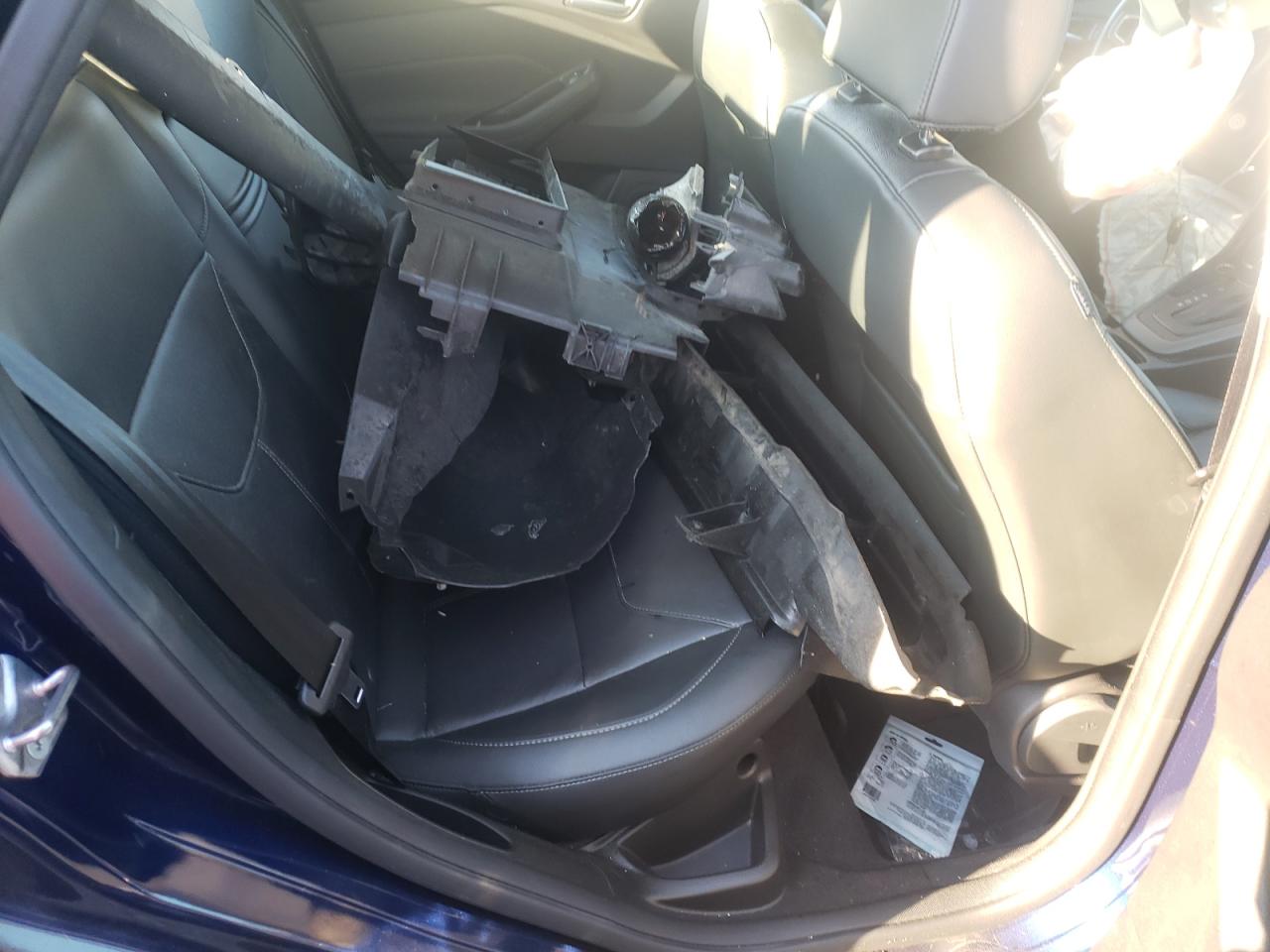 Photo 6 from auction – 2016 FORD FOCUS SE with VIN 1FADP3F20GL328833