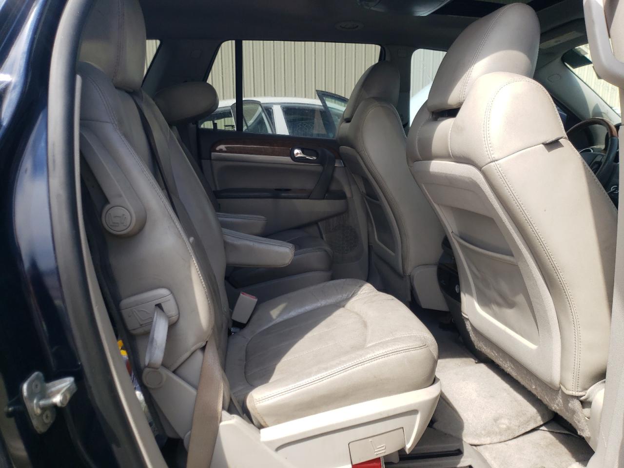 Photo 6 from auction – 2011 BUICK ENCLAVE CX with VIN 5GAKRBED2BJ323762